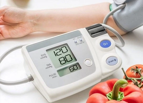 systolic vs diastolic blood pressure two numbers meaning measurement cardiovascular risk