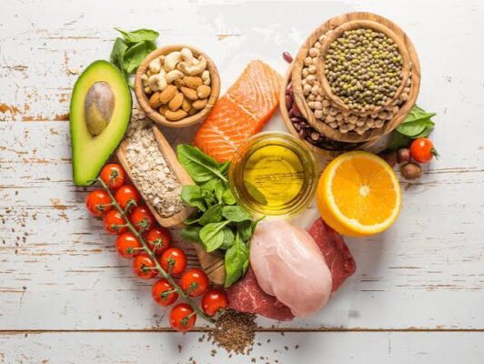 Best foods for heart health fatty fish nuts olive oil legumes berries leafy greens evidence-based cardiovascular nutrition