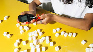 Blood sugar spike factors diagram showing how glycemic index portion size fiber protein and fat content modify the height and duration of post-meal glucose rise
