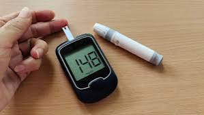 Blood sugar spikes diagram showing why they happen after meals with post-meal glucose rise curves for normal prediabetes and diabetes across different foods and triggers