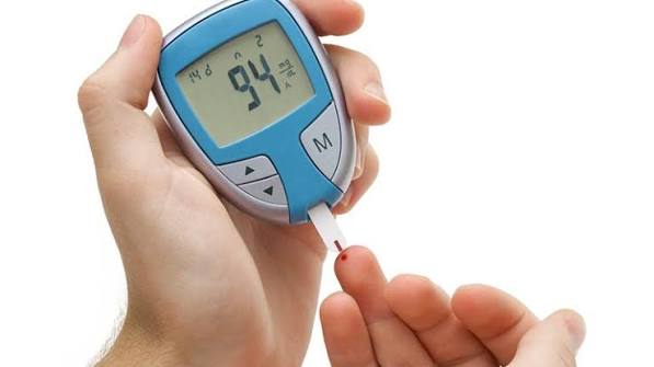 How often should blood sugar be checked showing testing frequency recommendations for different diabetes types and treatment approaches