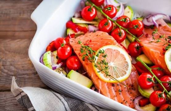 Mediterranean diet heart health extra-virgin olive oil fish legumes vegetables PREDIMED trial 30 percent cardiovascular event reduction