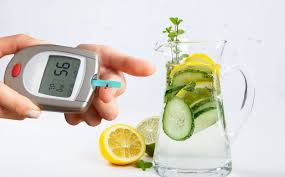 measuring food portions for diabetes prevention — hand portion guide and food scale comparison