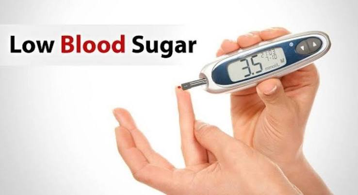 What causes low blood sugar showing the four main triggers of hypoglycemia including too much insulin skipped meals alcohol and prolonged exercise