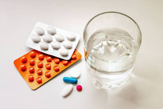 kidney disease medications overview — diagram showing the main medication classes used in CKD including ACE inhibitors, ARBs, SGLT2 inhibitors, diuretics, and phosphate binders