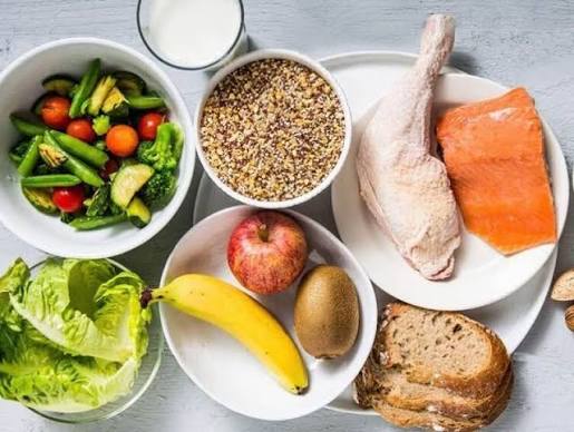 kidney-friendly lunch ideas for CKD — grain bowl with roasted vegetables and herb dressing