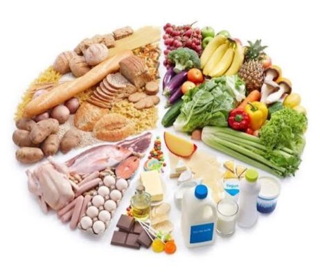 kidney stone risk factors — infographic showing dietary, metabolic, and lifestyle risk factors including dehydration, high sodium, animal protein, obesity, and family history