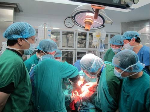 kidney transplant evaluation — blood draw for HLA tissue typing and panel reactive antibody testing before transplant listing