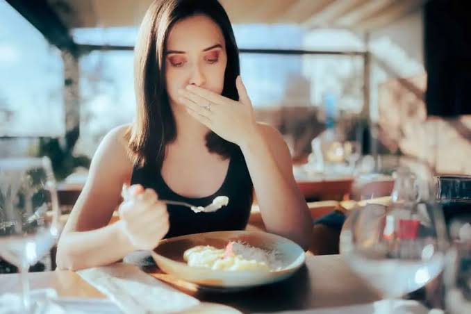 nausea after eating possible causes — digestive causes of post-meal nausea in adults