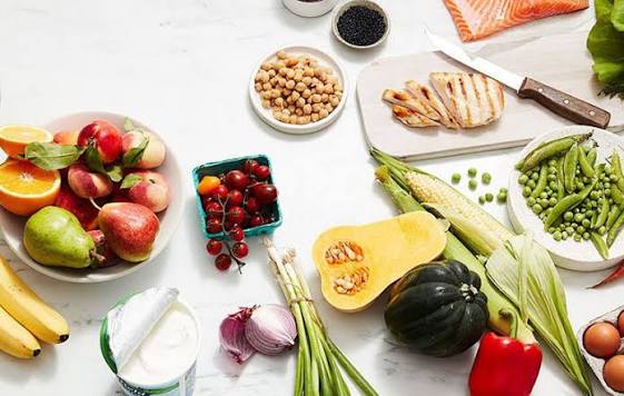 supplements for kidney health what to know — renal pharmacist reviewing supplement ingredient labels for CKD patient safety