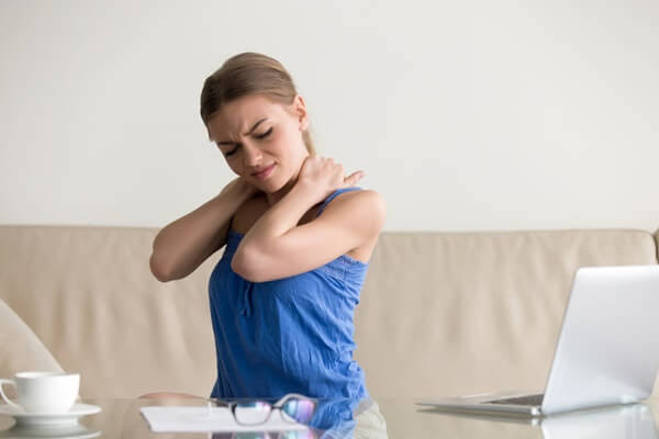 Muscle pain common causes and warning signs — anatomy of muscle strain inflammation and warning sign patterns in adults