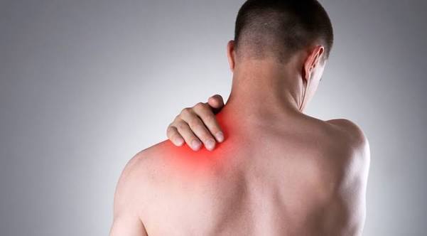 Shoulder pain possible causes — diagram showing rotator cuff anatomy subacromial space frozen shoulder and AC joint injury